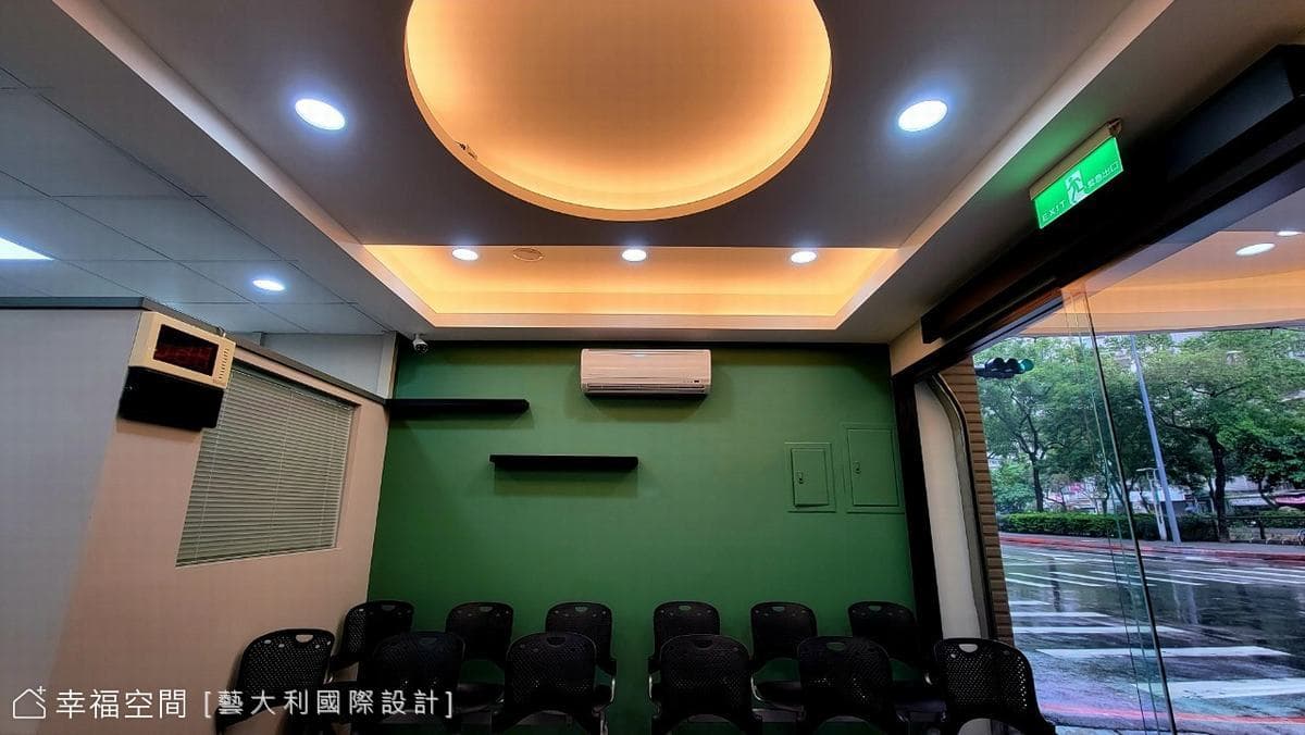 聖康中醫診所│40年老屋翻新 簡約明亮診療空間│25坪