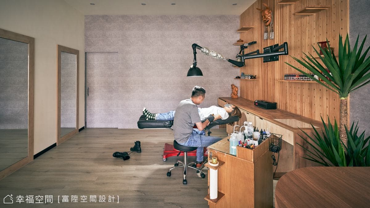新黑魂格調｜紋身工作室｜工業風｜8坪
