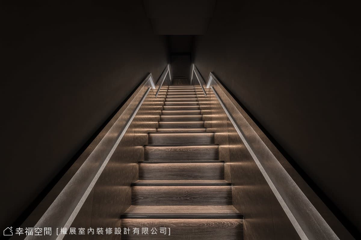 低斂黑潮映現幻彩霓虹| 現代風|48坪