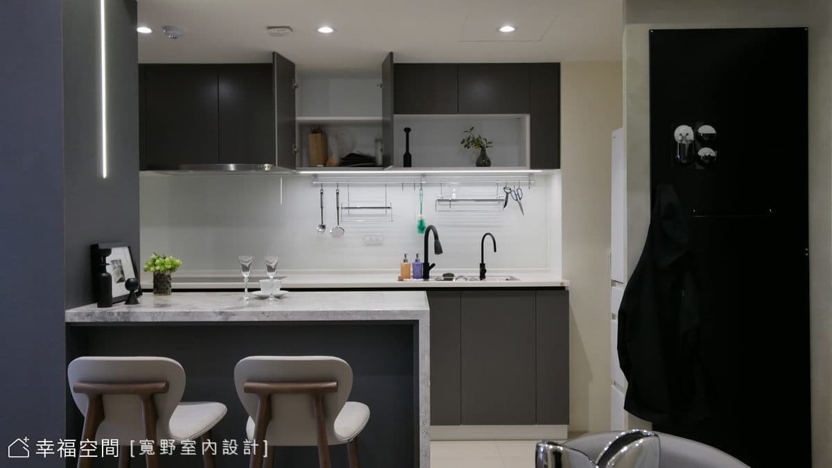 沉穩灰階語彙 構畫現代奢華居所│28坪