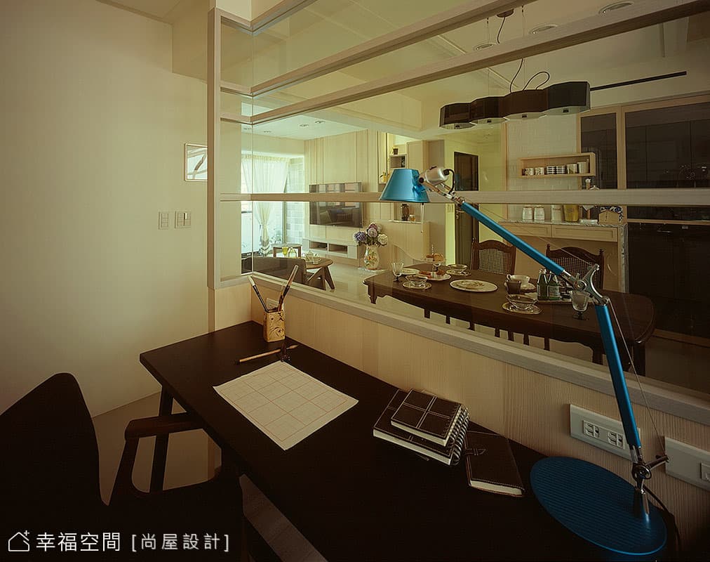 書房望向餐廳