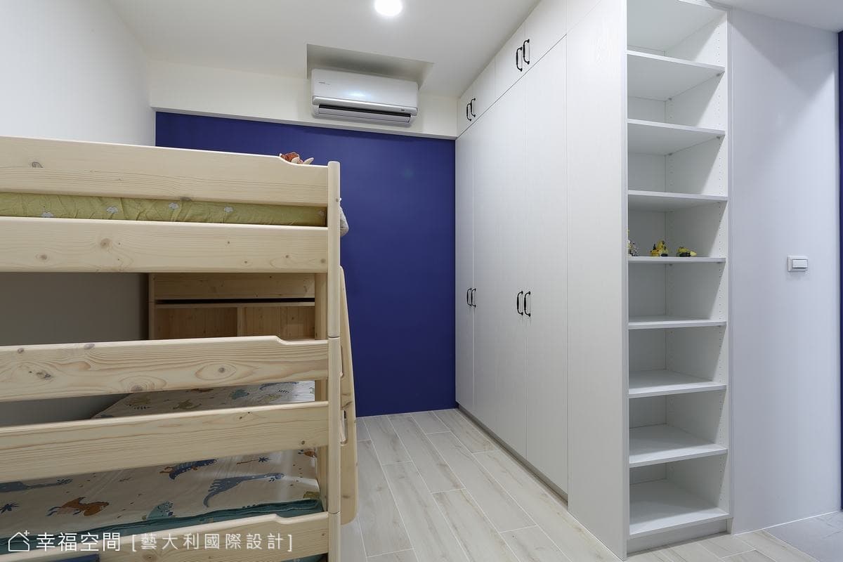 25坪40年老屋大變身 時尚美式「藍主角」