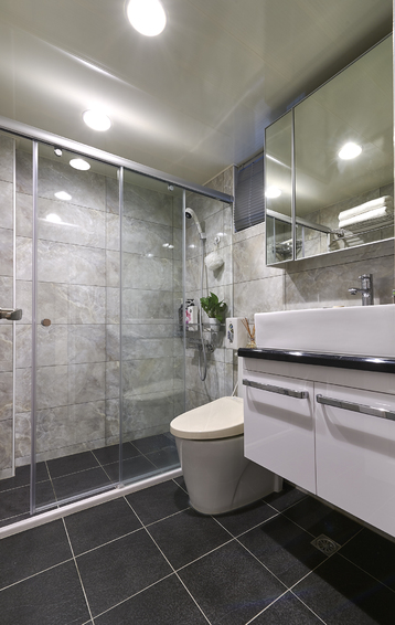 室內裝潢圖片，衛浴 簡約大方~兩人居住的空間設計